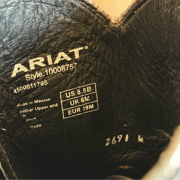 Ariat Desperado Western Boots snip toe antiqued conchos and studs Women’s 8.5 - Picture 13 of 16